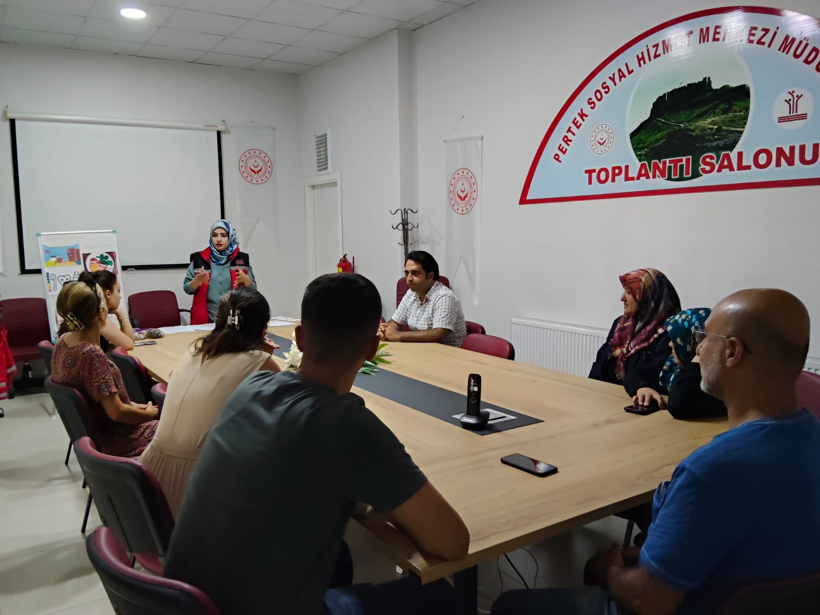 Otizm Spektrum Bozukluğu Olan Çocukların Ailelerine Yönelik Aile Eğitim Programı 