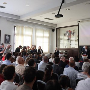 Bakanımız Göktaş, Batı Trakya'da Dr. Sadık Ahmet'in vefatının 30. yıl dönümünde düzenlenen anma törenine katıldı - fotoğraf 5
