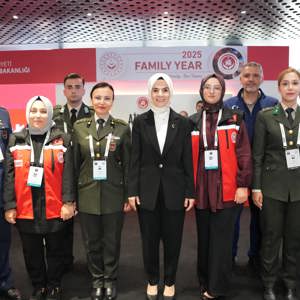 Aile ve Sosyal Hizmetler Bakanımız Göktaş, IDEF 2025'i ziyaret etti - fotoğraf 3
