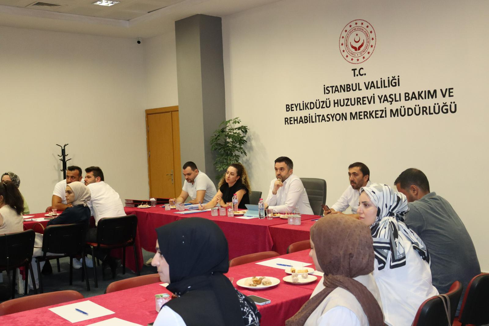 İl Müdürümüz Sayın Ömer TURAN'ın Başkanlığında Özel Bakım Hizmetleri Kalitesini Artırmaya Yönelik İstişare ve Değerlendirme Toplantısı Düzenlenmiştir