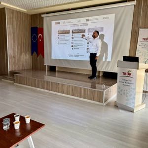 Yüksekova’da Kadınlara Proje Eğitimi - fotoğraf 2