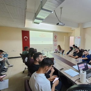 Evlenecek Gençlerin Desteklenmesi Projesi Kapsamında Eğitimler Devam Ediyor - fotoğraf 2