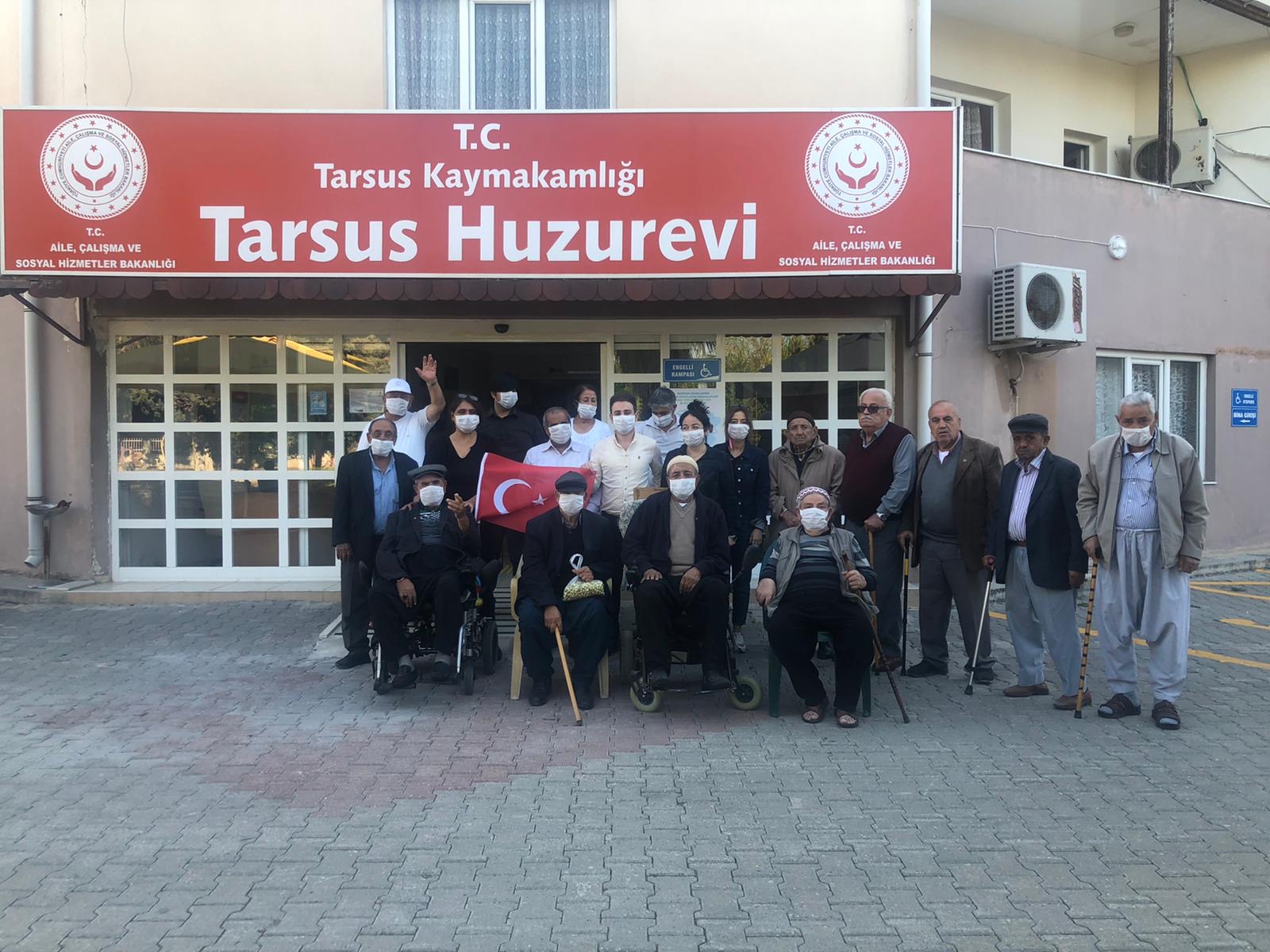 Huzrevinde Kalan Yaslilarimizdan Losemili Cocuklarimiza Manevi Destek