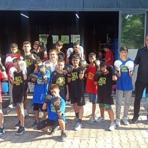 Ayten Burhan Erdayı Çocukevleri Sitesi Müdürlüğümüz ile Balıkesir Üniversitesi Spor Bilimleri Fakültesi iş birliğinde, Çocuklarımız için Boks Eğitimleri Başladı. - fotoğraf 1