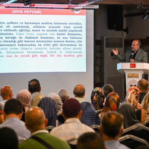 2025 #Aileyılı ve Koruyucu Aile Günü kapsamında  “Bir Yetime Aile Olmak – Koruyucu Aile Uygulamasının Dini Yönü” konulu konferans düzenlendi. - fotoğraf 4