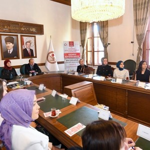 Valiliğimizde Gönül Elçileri ile Koruyucu Aile Farkındalık Toplantısı Düzenlendi - fotoğraf 1