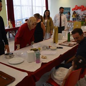 Baba ve Çocuklar Aynı Sofrada Buluştu: Sarma Atölyesi’nde Nesiller Birlikte Sardı - fotoğraf 2