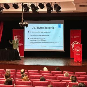Aile Yılı Kapsamında ‘Zor İnsanlarla Başa Çıkma Stratejileri’ Semineri Gerçekleştirildi - fotoğraf 2