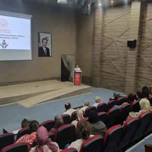 Rehberlik Çalışmaları Kapsamında Meslek Elemanları ile Bakım Personeline Yönelik Eğitim Programı Düzenlendi. - fotoğraf 5