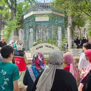 2025 Aile Yılı Kapsamında Şehit Yakınlarımızla Camii ve Türbe Ziyaretleri Gerçekleştirildi - fotoğraf 5