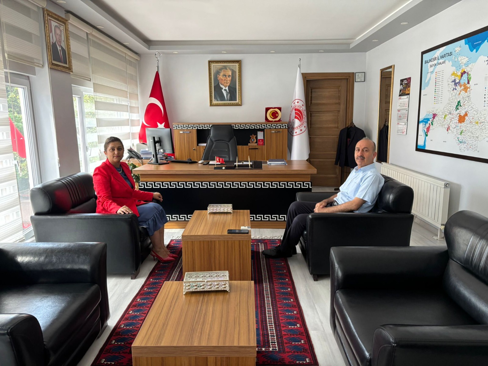 İl Müdürümüz Sayın Emine BÖÇKÜN, İl Tarım Müdürü Sayın Hüseyin DÜZGÜN'ü Makamında Ziyaret Etti.