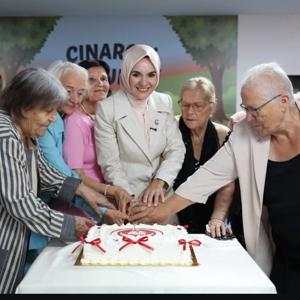 Bakanımız Sayın Mahinur Özdemir Göktaş, Çınarcık Huzurevi Yaşlı Bakım ve Rehabilitasyon Merkezi’ni ziyaret etti. - fotoğraf 6