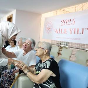 Bakanımız Sayın Mahinur Özdemir Göktaş, Çınarcık Huzurevi Yaşlı Bakım ve Rehabilitasyon Merkezi’ni ziyaret etti. - fotoğraf 8