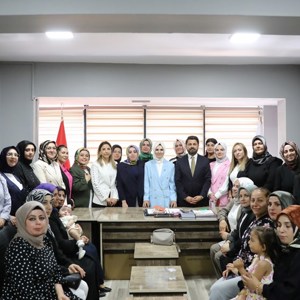 Bakanımız Göktaş, Bingöl'de Gönül Elçileri ile Koruyucu Aile Farkındalık Toplantısı'nda konuştu - fotoğraf 2