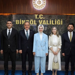 Bakanımız Göktaş, Bingöl'de Gönül Elçileri ile Koruyucu Aile Farkındalık Toplantısı'nda konuştu - fotoğraf 7