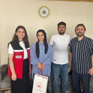 Aile Yılı Kapsamında 'Evlenecek Gençlerin Desteklenmesi' Projesinden Yararlanan Çiftlerimizi Ziyaret Ederek, Sayın Bakanımız Mahinur ÖZDEMİR GÖKTAŞ’ın Tebriklerini İletiyoruz - fotoğraf 3