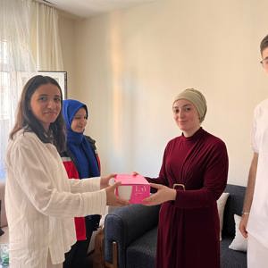 Aile Yılı Kapsamında 'Evlenecek Gençlerin Desteklenmesi' Projesinden Yararlanan Çiftlerimizi Ziyaret Ederek, Sayın Bakanımız Mahinur ÖZDEMİR GÖKTAŞ’ın Tebriklerini İletiyoruz - fotoğraf 2