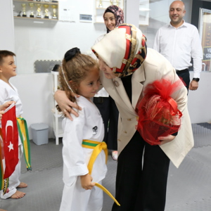Bakan Yardımcımız Sayın Leman Yenigün ve İl Müdürümüz Orhan Bayrak'tan Sporcu Çocuklara Anlamlı Ziyaret - fotoğraf 3