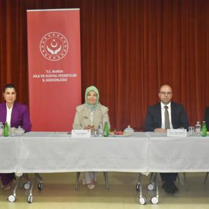 İl Müdürümüz Bilgin Özbaş Bursa İlinde gerçekleştirilen Kadın Hizmetleri Bölgesel İstişare Toplantısına katılım sağladı.    - fotoğraf 2