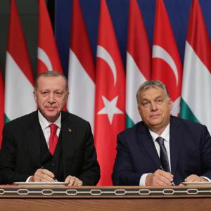 Bakan Selçuk, Cumhurbaşkanı Erdoğan’ın Macaristan Programına Eşlik Etti - fotoğraf 1