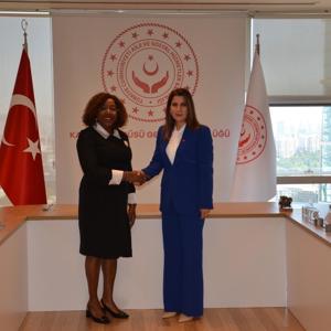 Genel Müdürümüz Sn. Süreyya Erkan, Fildişi Sahili Başbakan ve Hükümet Başkanı nezdinde Ailenin ve Çocuğun Korunması ile Kadının Gelişiminden sorumlu Özel Danışmanı Sn. Euphrasie Kouassi ve beraberindeki heyet ile bir araya geldi. - fotoğraf 1