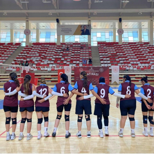 7. ÇHGM Voleybol Turnuvası'nda, Kız Çocuk Voleybol Takımımız Finale Kalan Son 4 Takım Arasında - fotoğraf 1