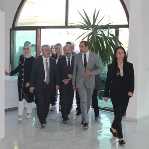 Valimiz Rahmi Doğan, Altınözü Sosyal Hizmet Merkezini Ziyaret Etti. - fotoğraf 1