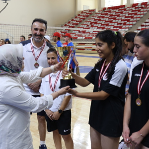 Çocuk Hizmetleri Voleybol Şampiyonası'nda Zirvenin Sahipleri Muş ve İstanbul Oldu - fotoğraf 23