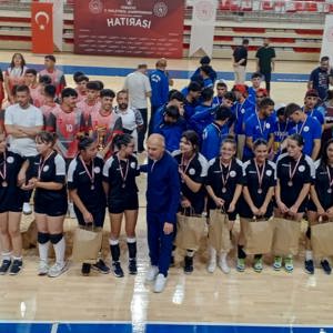 İl Müdürlüğü Takımımız Geleneksel 7. Voleybol Turnuvası’nda Türkiye İkincisi Oldu - fotoğraf 4