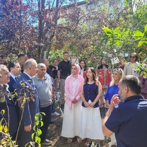 Sayın Valimiz Muammer Erol, Ünye esnaflarından Yahya Karaoğlan tarafından hayata geçirilen “Şehitler Bahçesi” projesi kapsamında düzenlenen kahvaltı programına katıldı. - fotoğraf 5