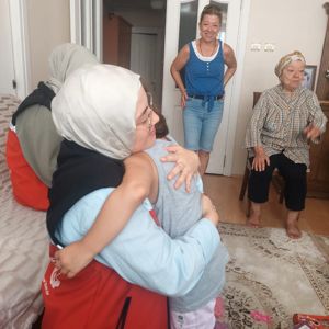 Sosyal Hizmet Merkezlerimiz Aziz Şehitlerimizin Kıymetli Emanetleri ve Kahraman Gazilerimizi İl Genelinde Ziyaret Etmeye Devam Etmektedir - fotoğraf 1