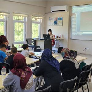 AİLE EĞİTİM PROGRAMLARIMIZ TÜM İLÇELERİMİZDE ETKİN BİR BİÇİMDE DEVAM ETMEKTEDİR - fotoğraf 3