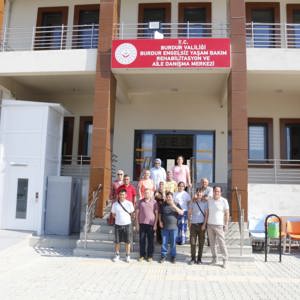Ermenek’teki Özel Gereksinimli Gençler, Burdur Engelsiz Yaşam Merkezi’ni Ziyaret Etti - fotoğraf 1