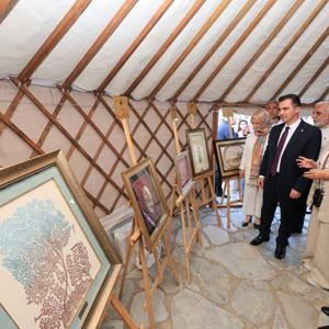 Malazgirt Zaferi’nin 954. Yılında Ahlat’ta “Sanatla Yaşam Sergisi”ne Büyük İlgi - fotoğraf 4
