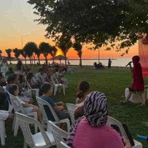 “Aile ile Gün Batımında Masal Günü” ve “Aile Film Gecesi” Etkinlikleri Düzenlendi - fotoğraf 1