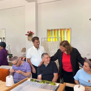 “Reva Beray Özarslan’dan Engelsiz Yaşam Merkezine Anlamlı Ziyaret” - fotoğraf 1