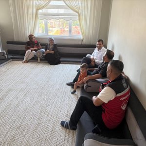 Yüksekova Sosyal Hizmet Merkezi Müdürlüğü’nün Şehit Ailelere Ziyaret - fotoğraf 2