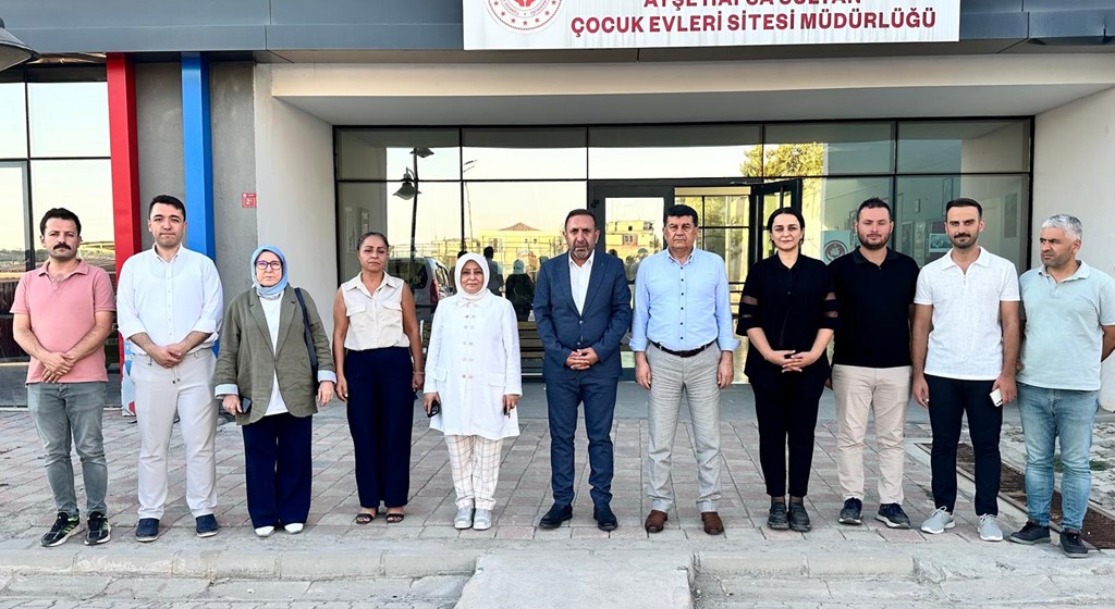 Çocuk Hizmetleri Genel Müdürümüz Sayın Ayşegül YILDIRIM KARA, Genel Müdür Yardımcımız Seyfi BOZÇELİK çocuk kuruluşlarımızı ziyaret etmiştir.