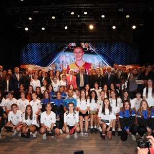 Aile ve Sosyal Hizmetler Bakanımız Göktaş kadın futbolcuların "Kristal Ayaklar Ödül Töreni"ne katıldı - fotoğraf 9