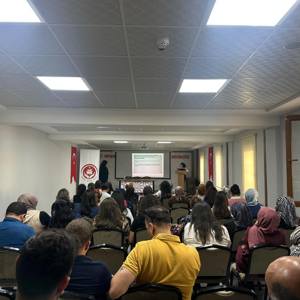 İlimizde “2025 yılı Türkiye Aile Yılı Söyleşileri” kapsamında “Aile ve Hukuk" temalı söyleşi programı düzenlendi - fotoğraf 2