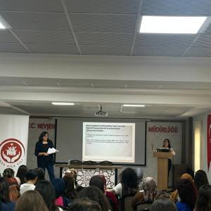 İlimizde “2025 yılı Türkiye Aile Yılı Söyleşileri” kapsamında “Aile ve Hukuk" temalı söyleşi programı düzenlendi - fotoğraf 4