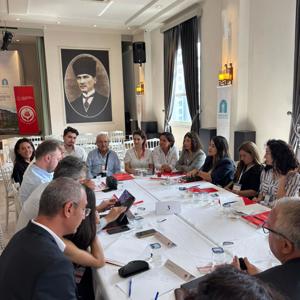 Büyüklerimizin Tecrübelerini Nesiller Arası Köprüye Dönüştürmek, Hayat Standardını Yükseltmek ve Yeni Hizmet Modellerini Tartışmak Amacıyla Yaşlılık Çalıştayı Düzenlenmiştir - fotoğraf 8