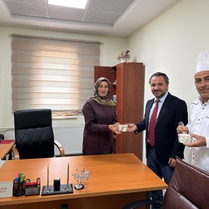 “2025 Aile Yılı” kapsamında personellerimize ve vatandaşlarımıza aşure ikramında bulunuldu - fotoğraf 2