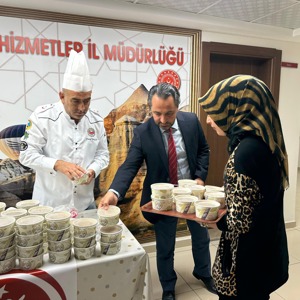 “2025 Aile Yılı” kapsamında personellerimize ve vatandaşlarımıza aşure ikramında bulunuldu - fotoğraf 3