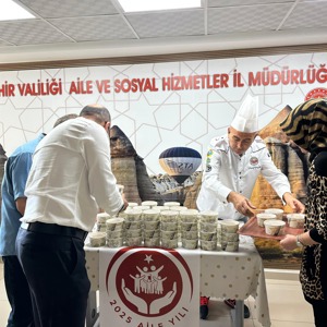 “2025 Aile Yılı” kapsamında personellerimize ve vatandaşlarımıza aşure ikramında bulunuldu - fotoğraf 7