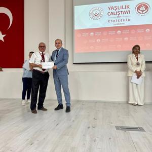 Eskişehir'de Yaşlıların Yaşam Kalitesini Artırmak İçin Önemli Adım: Yaşlılık Çalıştayı Düzenlendi - fotoğraf 18
