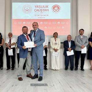 Eskişehir'de Yaşlıların Yaşam Kalitesini Artırmak İçin Önemli Adım: Yaşlılık Çalıştayı Düzenlendi - fotoğraf 15