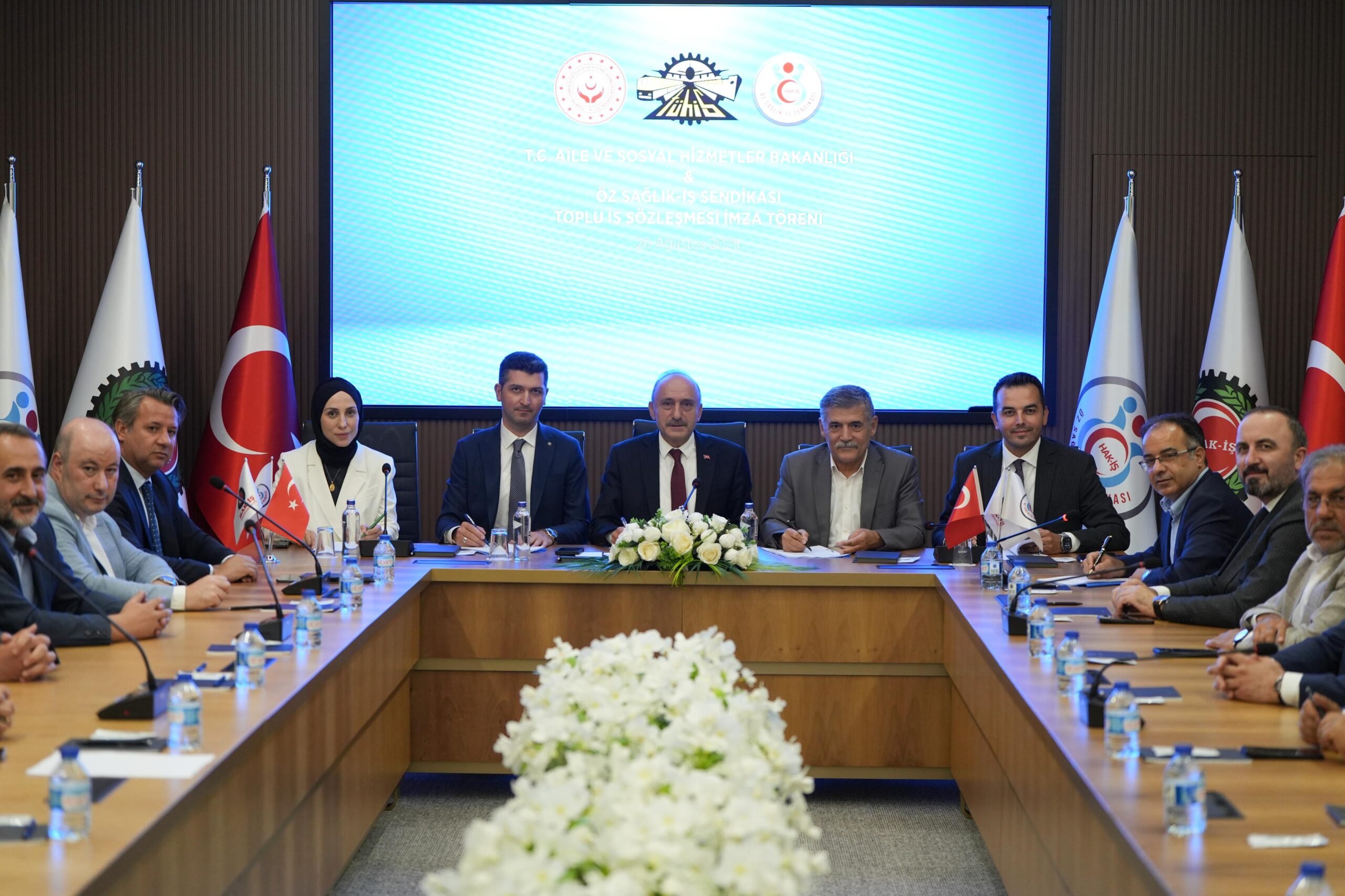 Bakanlığımıza Bağlı Hizmet Kollarına İlişkin Toplu İş Sözleşmeleri İmzalandı