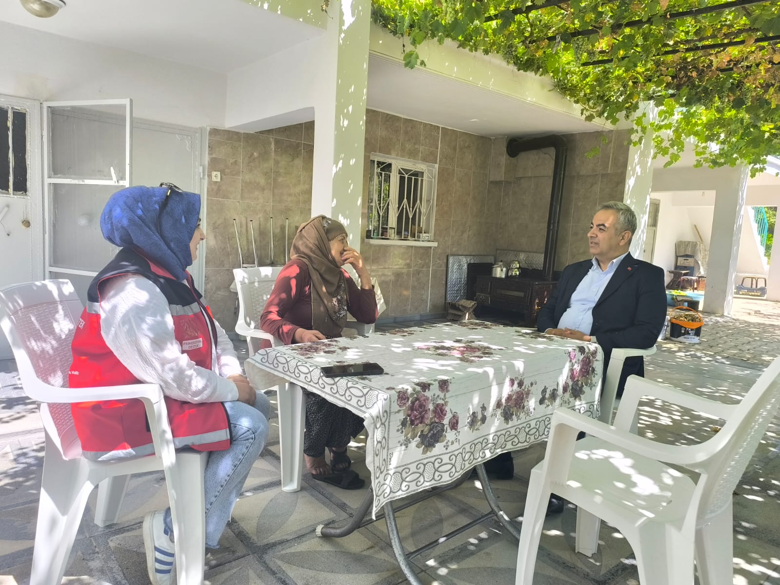 İl Müdürümüz Ömer Faruk ERGÜN tarafından şehidimizin kıymetli annesine ziyaret 