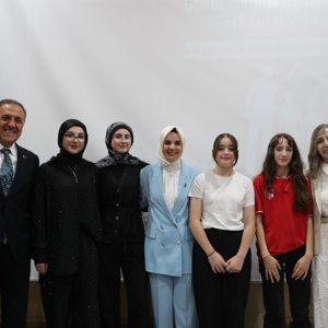 Bingöl Bakanımız Sn. Mahinur Özdemir Göktaş, "Gönül Elçileri ile Koruyucu Aile Farkındalık Toplantısı"na katıldı, koruyucu ailelerimizle buluştu.  - fotoğraf 3